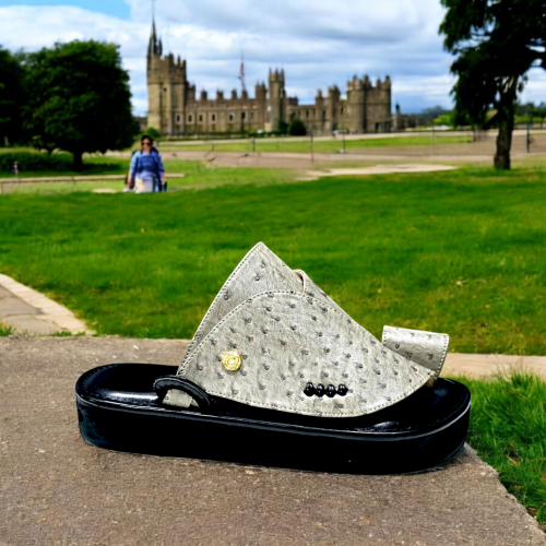 حذاء شرقي رصاصي مرتفع