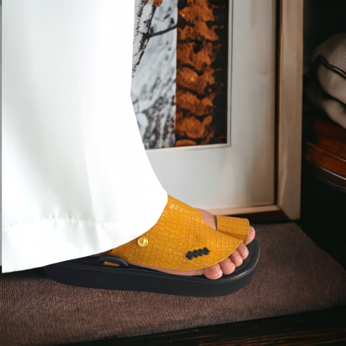 حذاء شرقي -نقش لازار- مرتفع