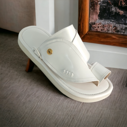 حذاء شرقي - ابيض سادة - ارتفاع وسط