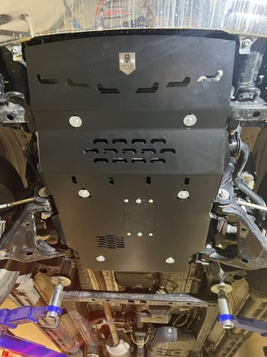 صاجة هايلوكس 4x4. فورتشنر