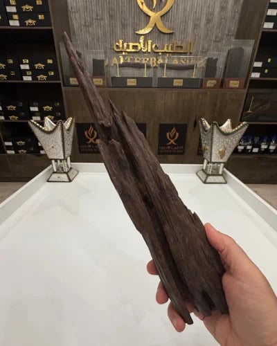 قطعة عود هندي ديكور للاهداء 120 جرام