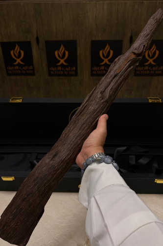 قطعة عود هندي لضيافة و الاهداء الوزن 740 جرام