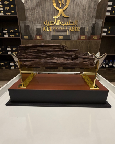 قطعة عود هندي ديكور فخمة 1700 جرام