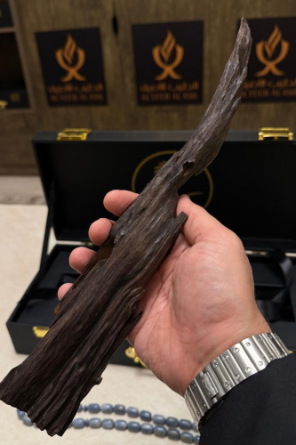 قطعة عود هندي دبل سوبر الوزن 95 جرام