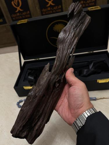 قطعة عود هندي لضيافة والاهداء الوزن 264 جرام