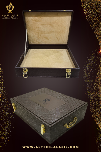 صندوق خشبي ملبس بالجلد فاخر