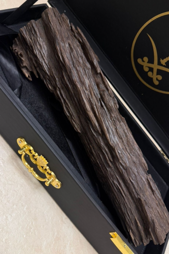 قطعة عود هندي دبل سوبر الوزن 560 جرام