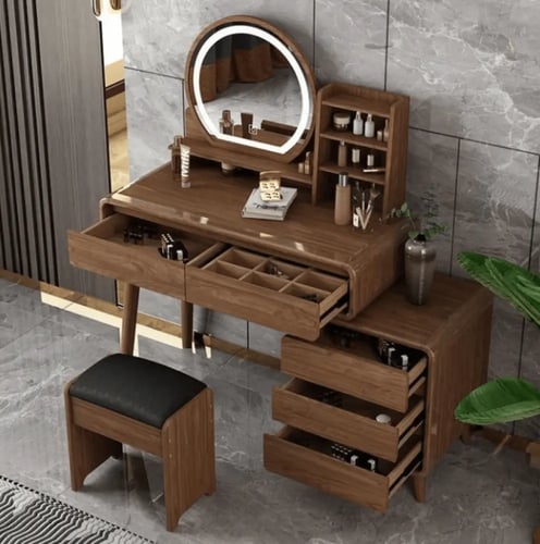 تسريحة بتصميم كلاسيك خشبي مميز