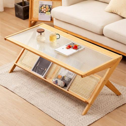 طاولة قهوة من الراتان والخشب