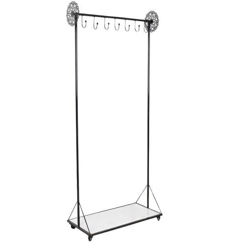 علاق ملابس اسود