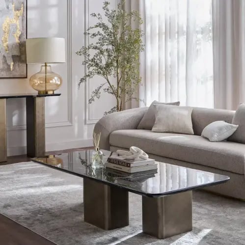 طاولة قهوة بسطح رخام