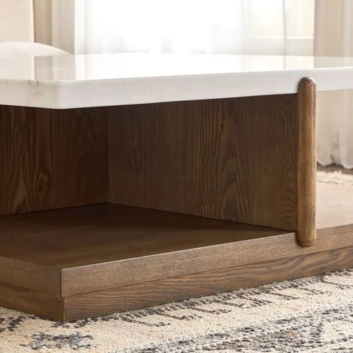 طاولة قهوة بسطح رخام