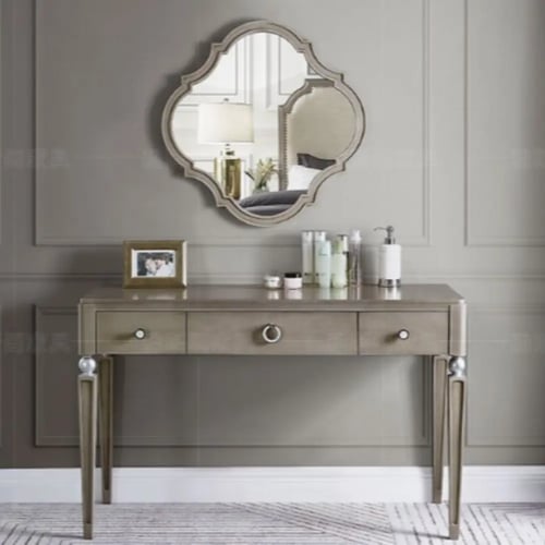 تسريحة كلاسيكية فاخرة