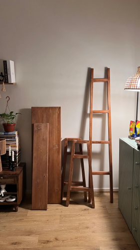 سلم خشب طبيعي