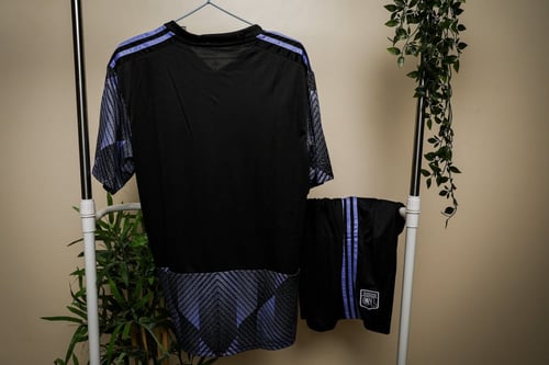 طقم ليون الاحتياطي 2024