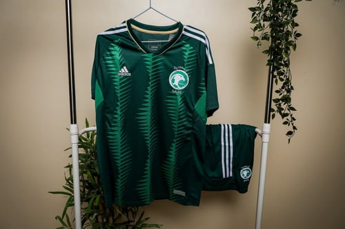 طقم السعودية الاساسي الجديد 2024