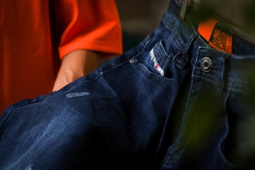 جنز ازرق داكن