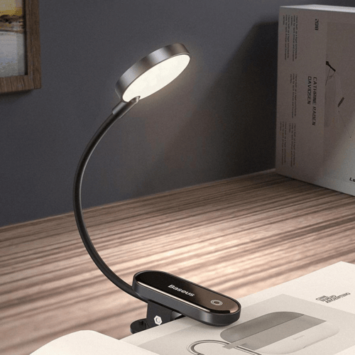 بيسوس - كشاف القراءة مع إضاءة دافئة