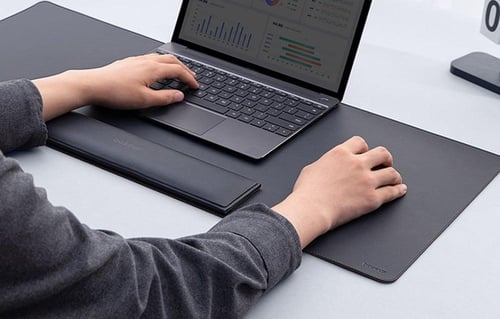 بيسوس قاعدة مكتبية ذكية ماج برو للابتوب - اسود