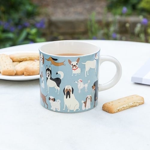 كوب بطبعات ورسومات