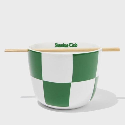 وعاء بتصميم عصري ومميز