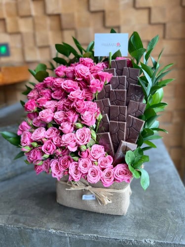 ورد و شوكولاتة - حجم كبير