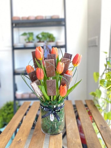 فازة توليب و شوكولاتة