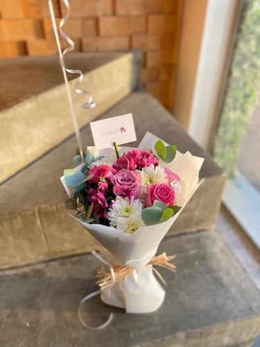 باقة مع بالون