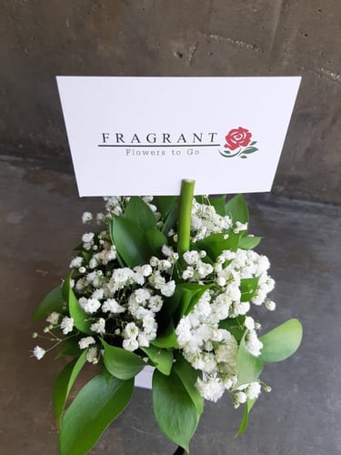 توزيعه الورد باليوم الوطني