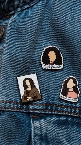 بروش الموناليزا بالشعر الكيرلي