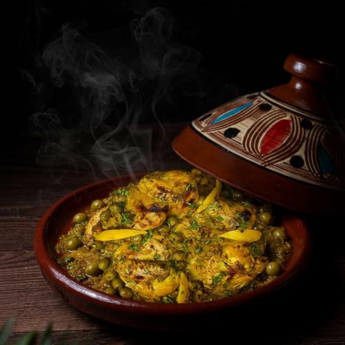 طاجن دجاج بالزيتون و الليمون