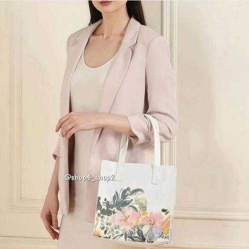 كيس صغير كريمي تيد بيكر Ted Baker