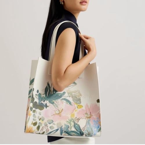 كيس وسط كريمي تيد بيكر Ted Baker