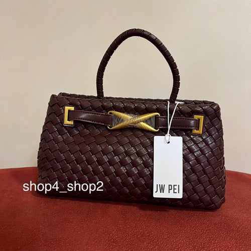 شنطة عنابي داكن JW PEI