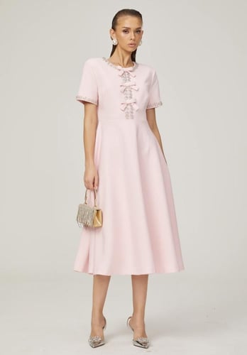 فستان نسائي وردي