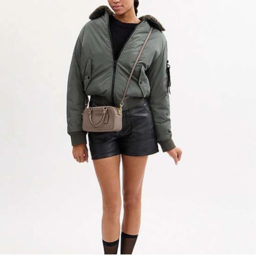 شنطة كوتش coach