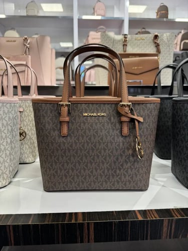 شنطة مايكل كورس