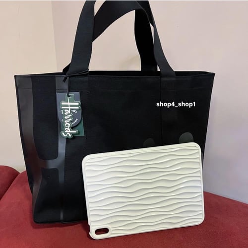 كيس اسود وسط هارودز Harrods