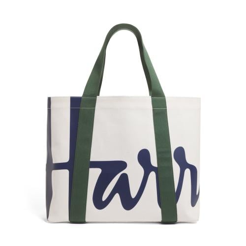 كيس ابيض وسط هارودز Harrods