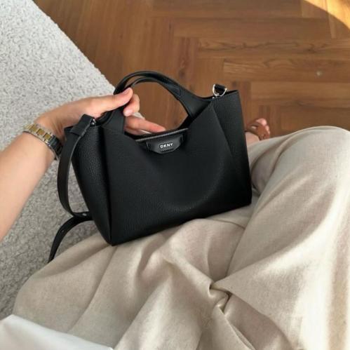 شنطة دكني اسود DKNY