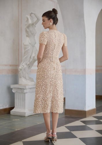 فستان نسائي ميدي