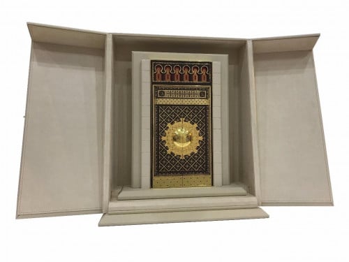 مجسم باب المسجد النبوى بالمدينة المنورة مع قاعدة