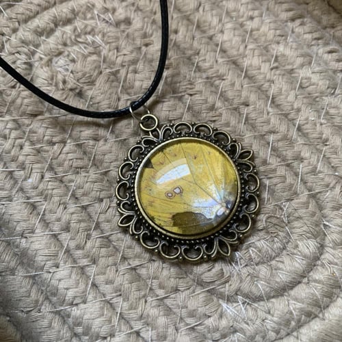 سلسال جناح فراشة