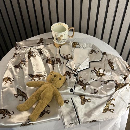 بجامة مقاس مديم