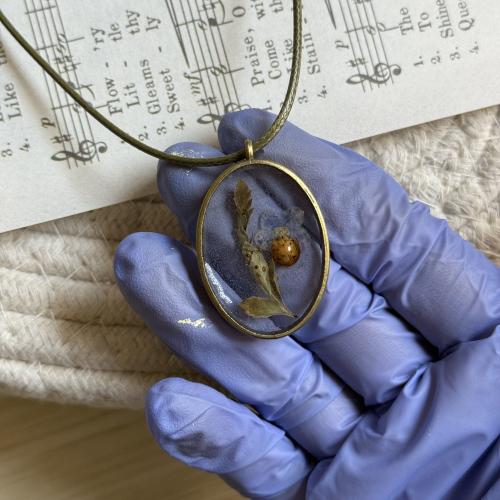 قلادة الدعسوقة♥️