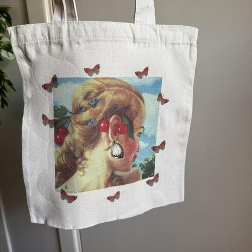 توت باق جناح حقيقي