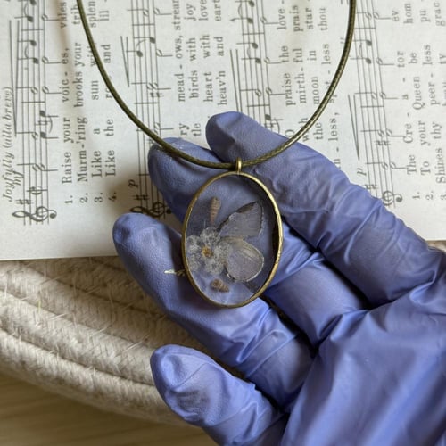 قلادة جناح اصغر فراشة