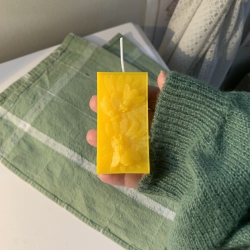 شمعة النحلة