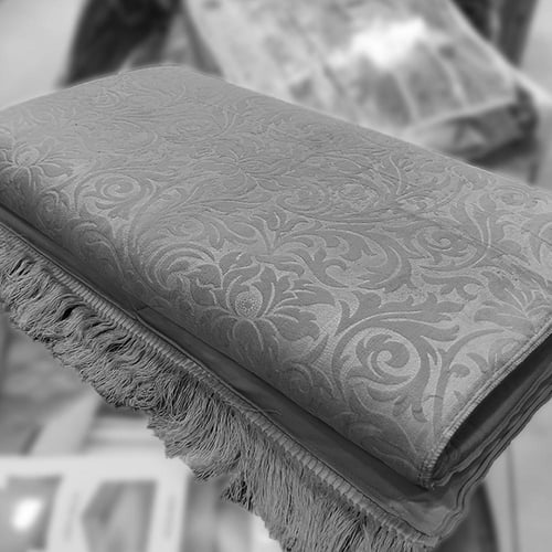 سجادة طبية مبطنة بحشوة الميموري فوم الطبية