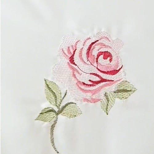 طقم لحاف Lily مطرز فاخر - 5 قطع - نفر ونص مايكرفاي...